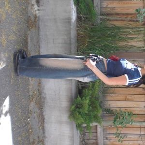 Meet your Posher, Gloria